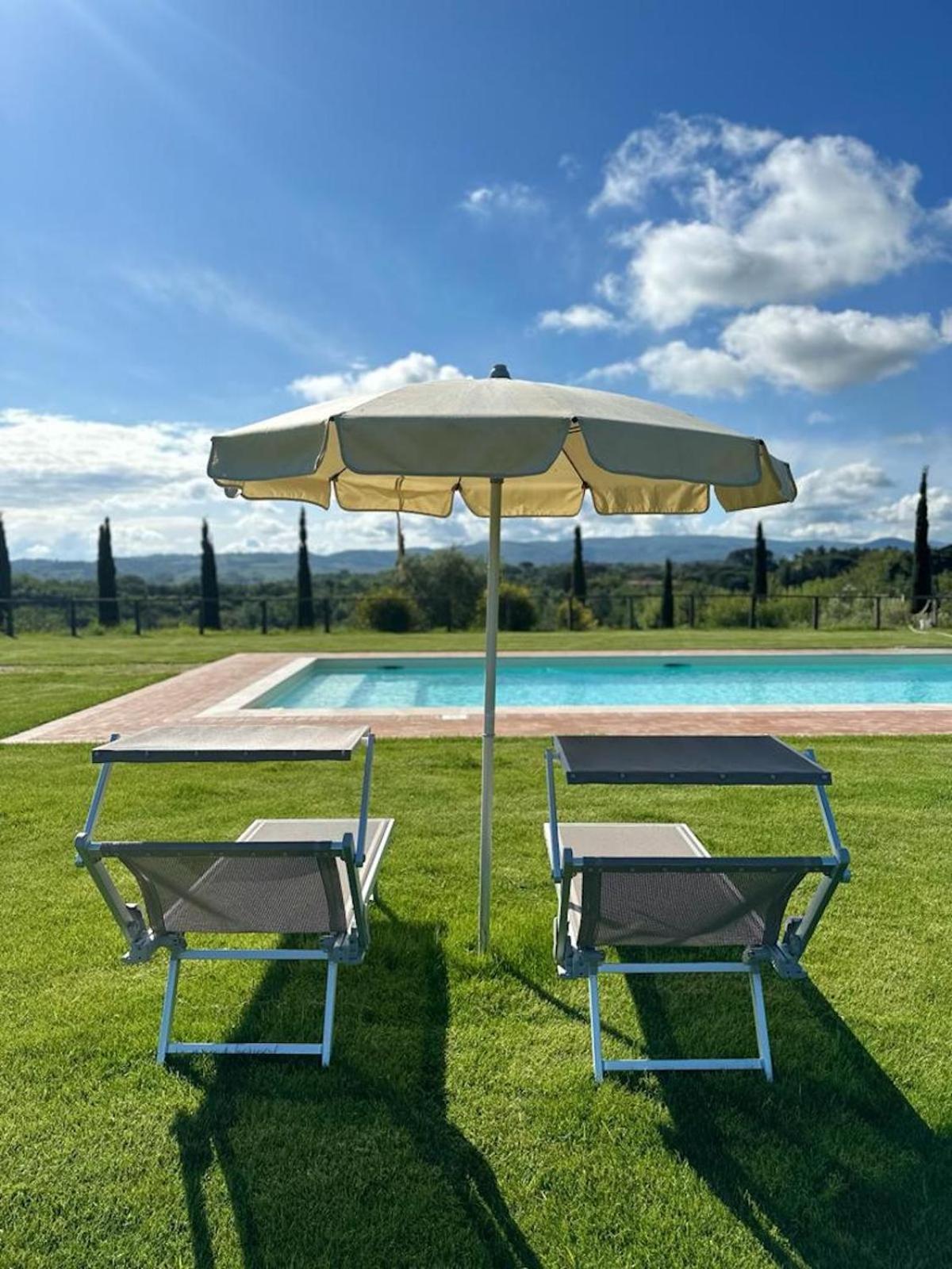 Fattoria Uccelliera Villa Lorenzana Exterior photo